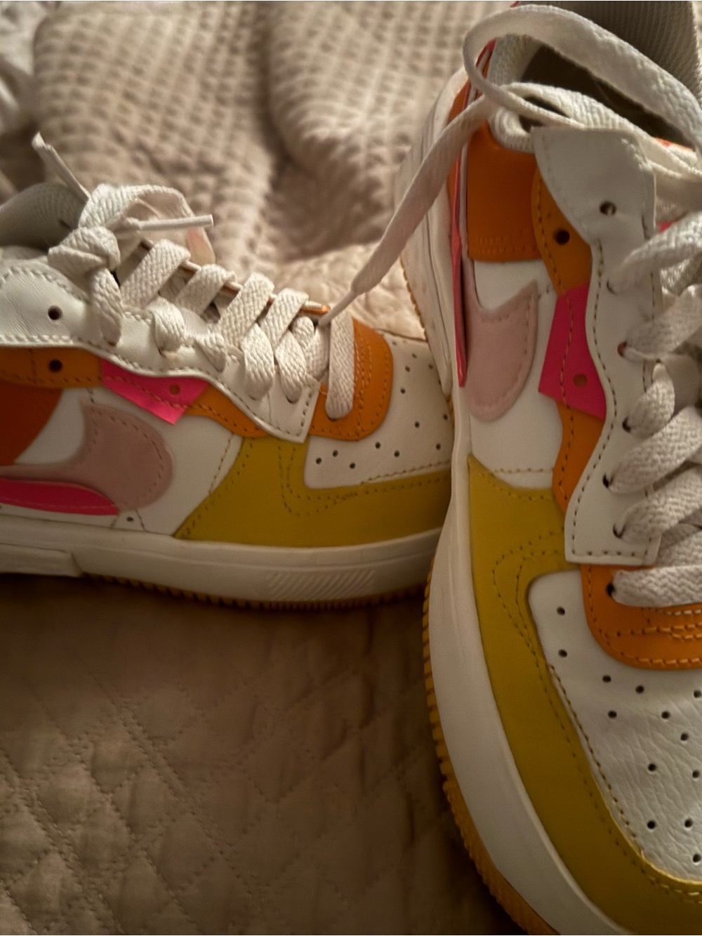 Nike Kids Low-Top Sneakers in White, Yellow, Pink & Orange
